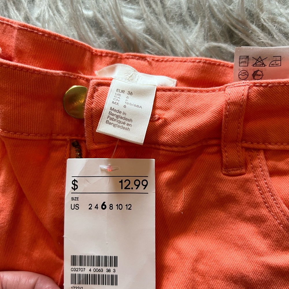 H&M shorts - Picture 3 of 3